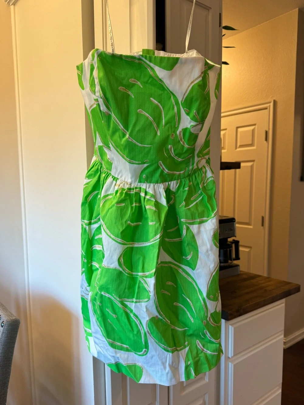 Lilly Pulitzer strapless dress size 8 excellent condition!! - Picture 2 of 6